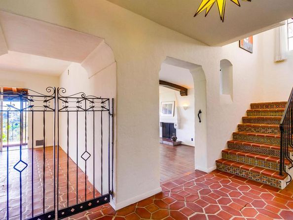 2854 Albatross Street, San Diego CA 92103