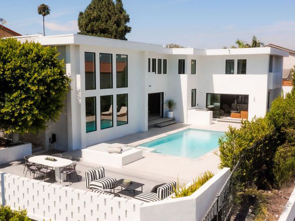 2380 Venus Drive, Los Angeles CA 90046