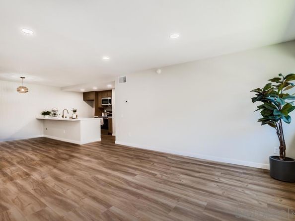 10737 San Diego Mission Rd 216, San Diego CA 92108