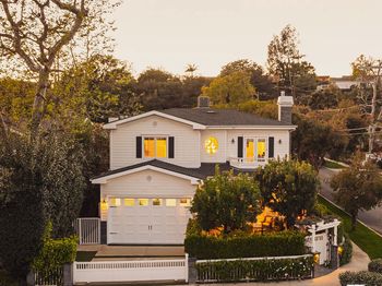 361 N Bowling Green Way