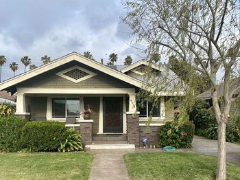 4414 S Van Ness Avenue