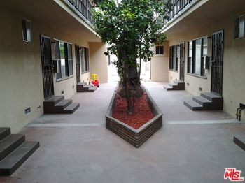 212 S Santa Fe Avenue