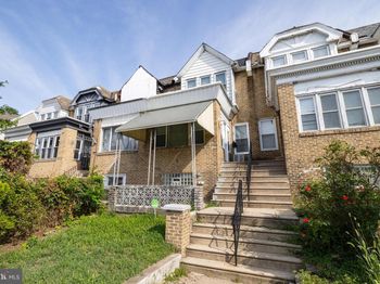 5473 W Montgomery Avenue