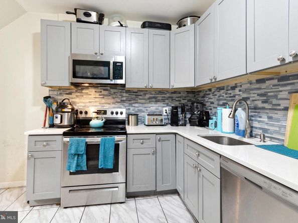 7275 Saybrook Avenue, Philadelphia PA 19142