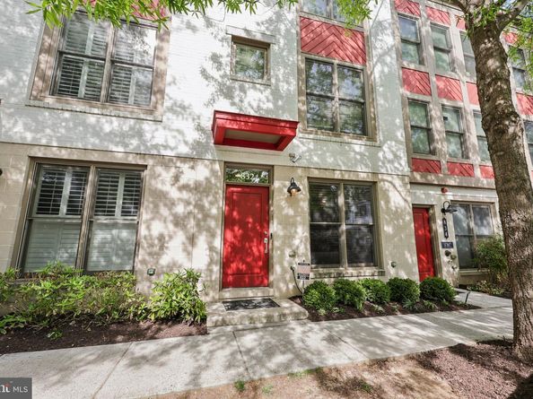 832 Snowden Hallowell Way, Alexandria VA 22314