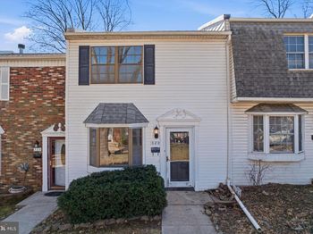 323 Harvard Square