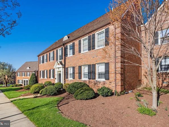 2001 Fort Davis Street SE 102, Washington DC 20020