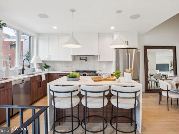 614 Brenna Walk, Philadelphia PA 19123