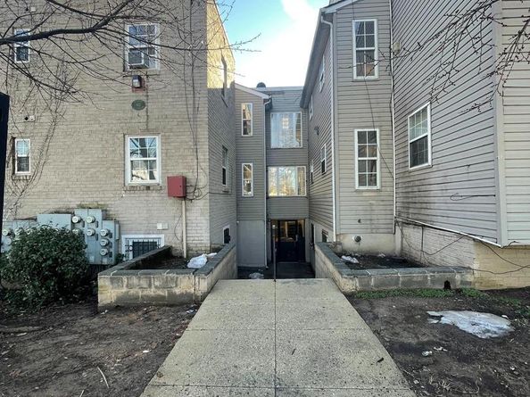612 Eastern Avenue NE C02, Washington DC 20019