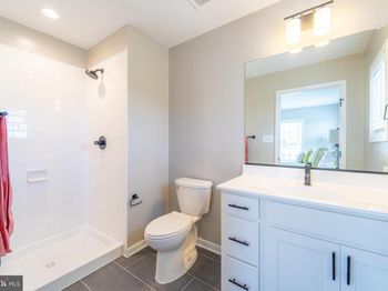 456 Woodcrest Drive SE