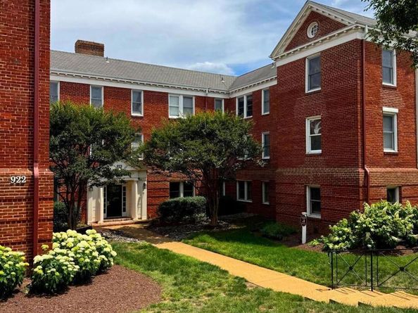 922 S Washington Street 312, Alexandria VA 22314