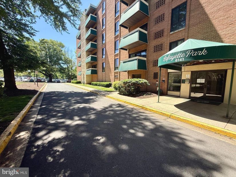 6141 Leesburg Pike 404, Falls Church VA 22041