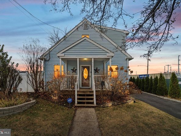 566 Linden Street, Bristol PA 19007