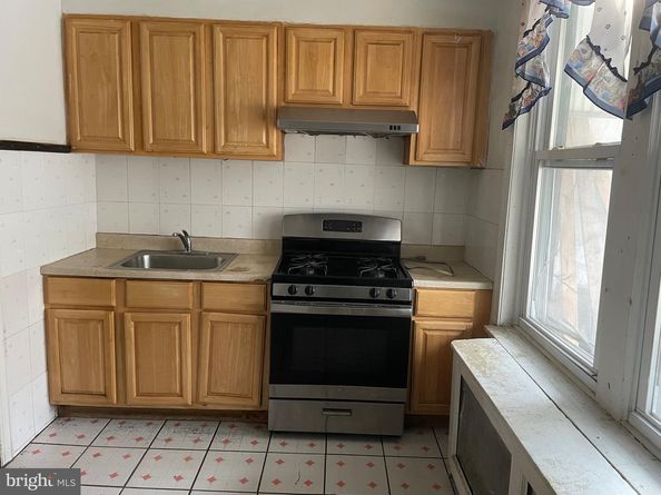 2324 S 9TH Street, Philadelphia PA 19148