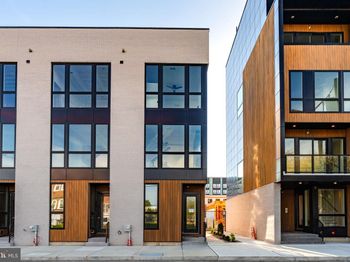 2201 E Somerset Street