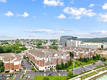 350 W Elm Street