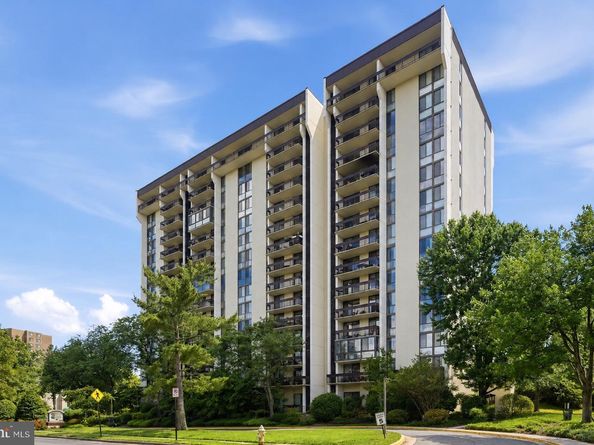 5300 Holmes Run Parkway 1206, Alexandria VA 22304