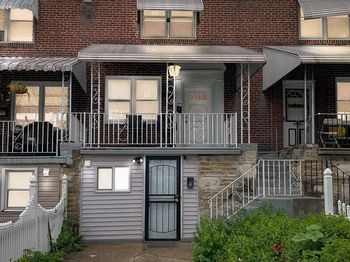 1161 Overington Street