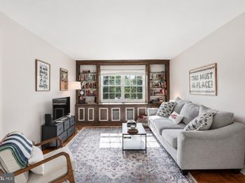 1708 W Abingdon Drive