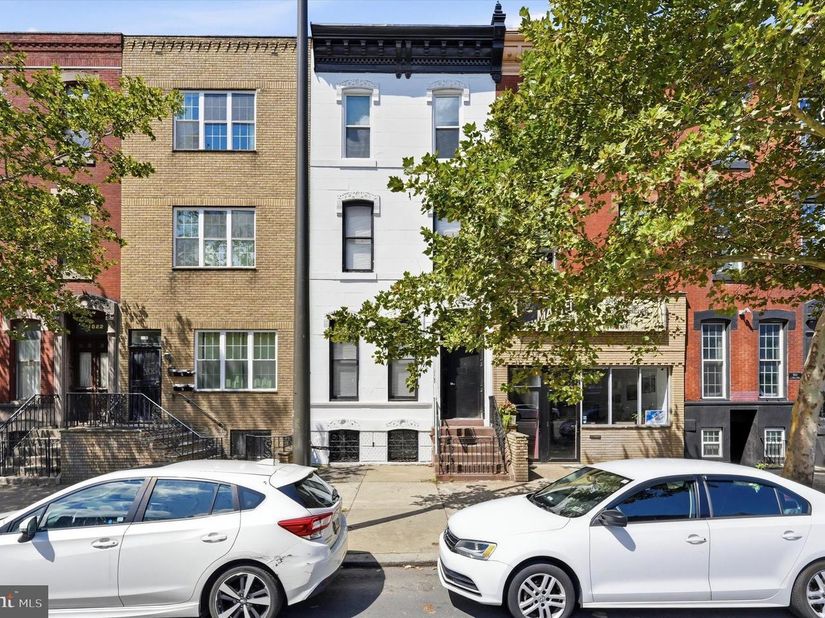 1618 S Broad Street, Philadelphia PA 19145
