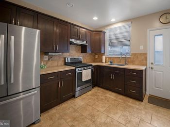 2416 S 16TH Street