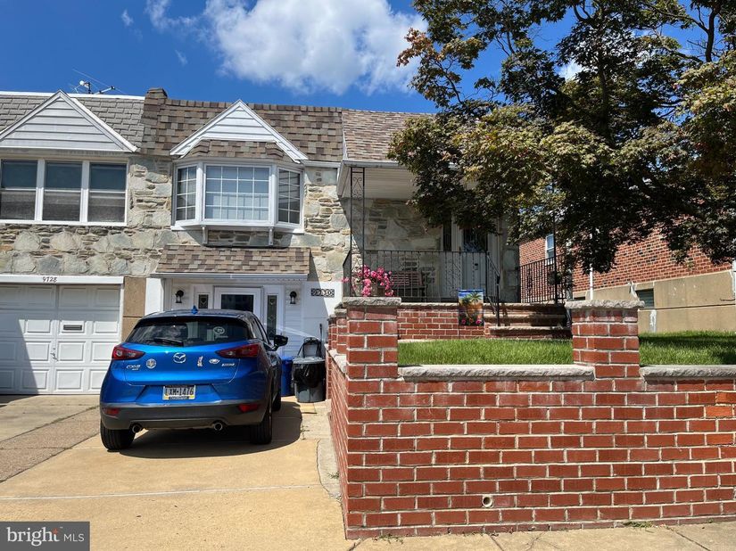 9730 Chapelcroft Street, Philadelphia PA 19115