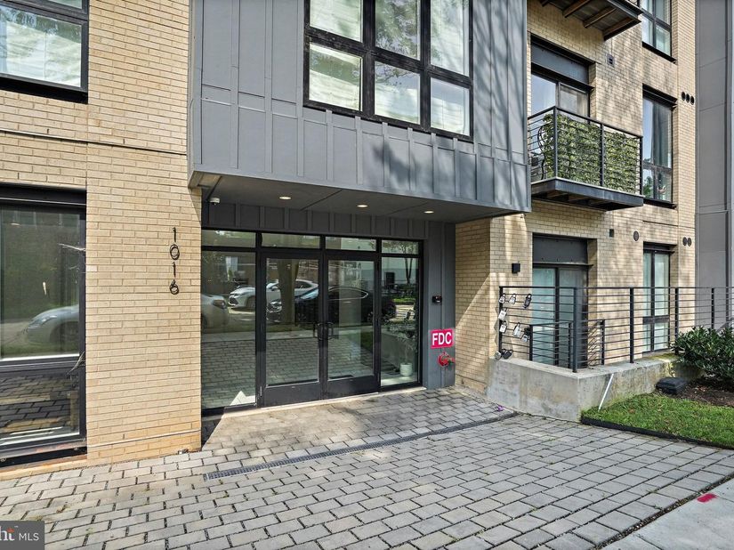 1016 17TH Place NE 305, Washington DC 20002