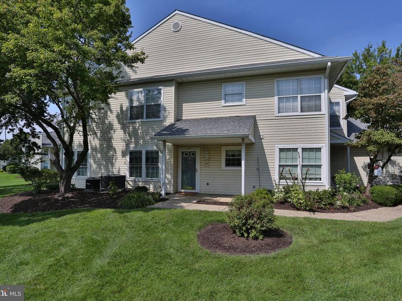 2902 Lynbrooke Drive, Yardley PA 19067
