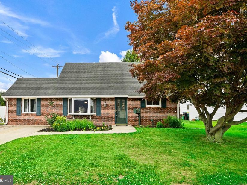 7 Misty Pine Road, Levittown PA 19056