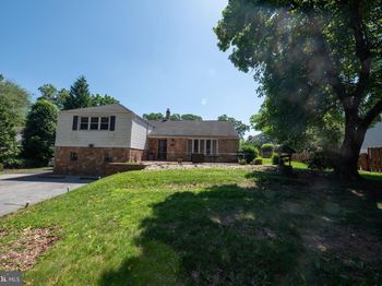 1612 E Willow Grove Avenue