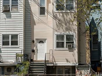 86 Waverly St
