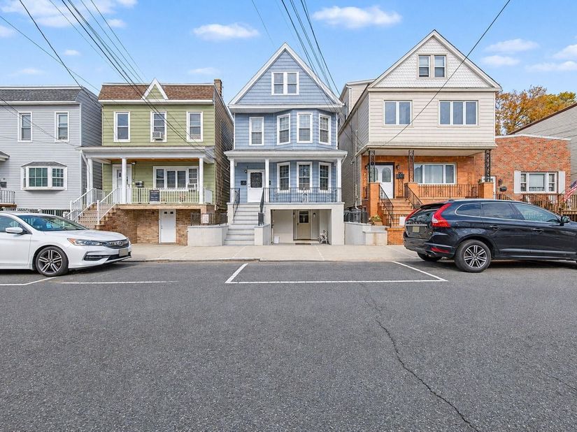 93 West 15th St, Bayonne NJ 07002