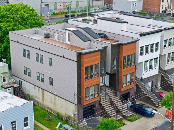 98 Van Horne St 2, Jersey City NJ 07304