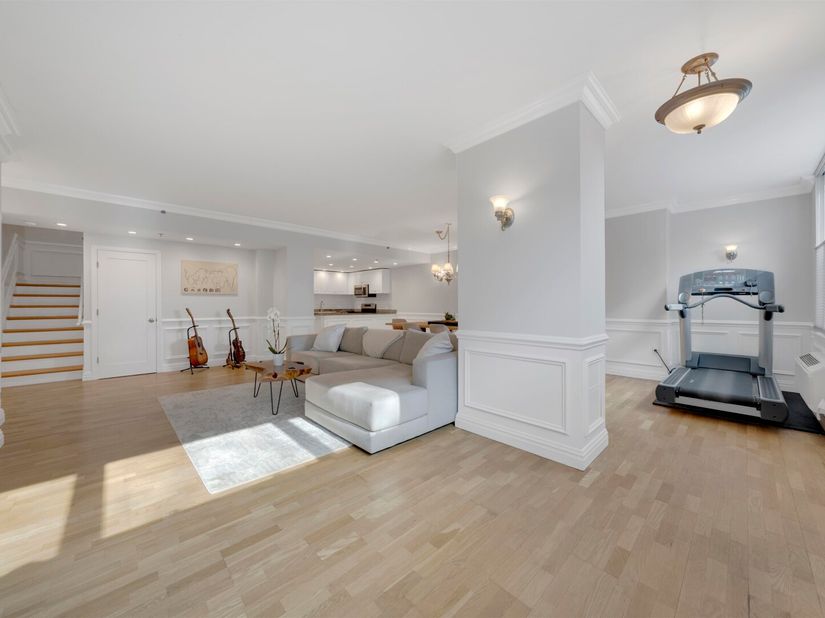 2 Constitution Ct 106, Hoboken NJ 07030