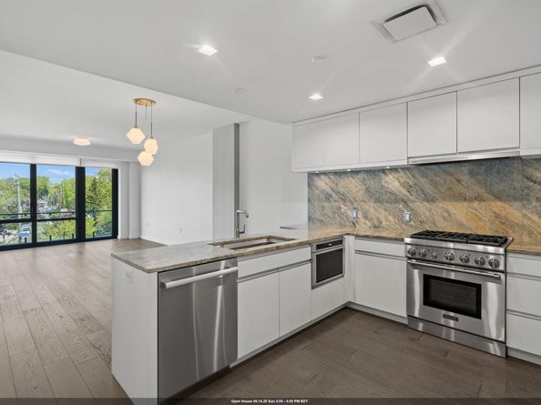 320 Adolphus Ave 404, Cliffside Park NJ 07010