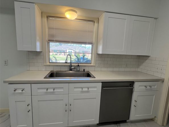 5103 CREEKBEND Drive, Houston TX 77035