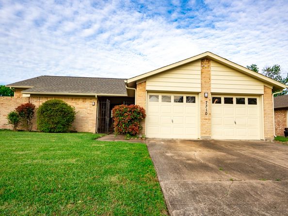 7310 Westbranch Drive, Houston TX 77072