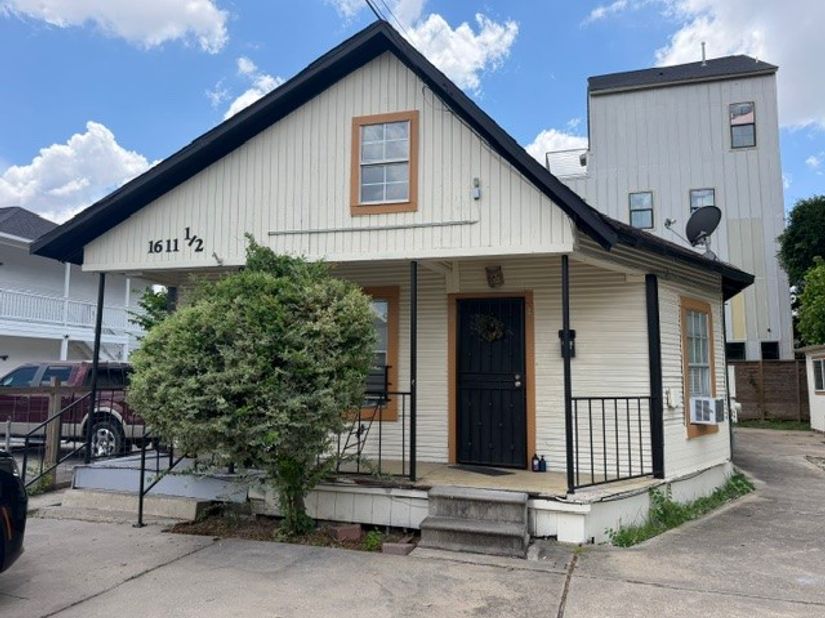 1611 Common Street, Houston TX 77009