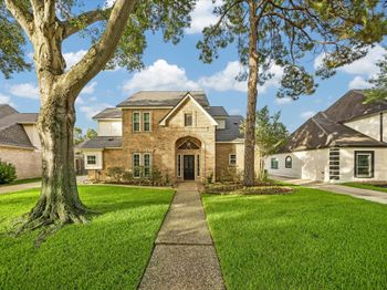 1027 Flagmore Drive