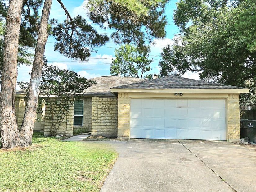 4231 SOUTHCHASE Lane, Houston TX 77014