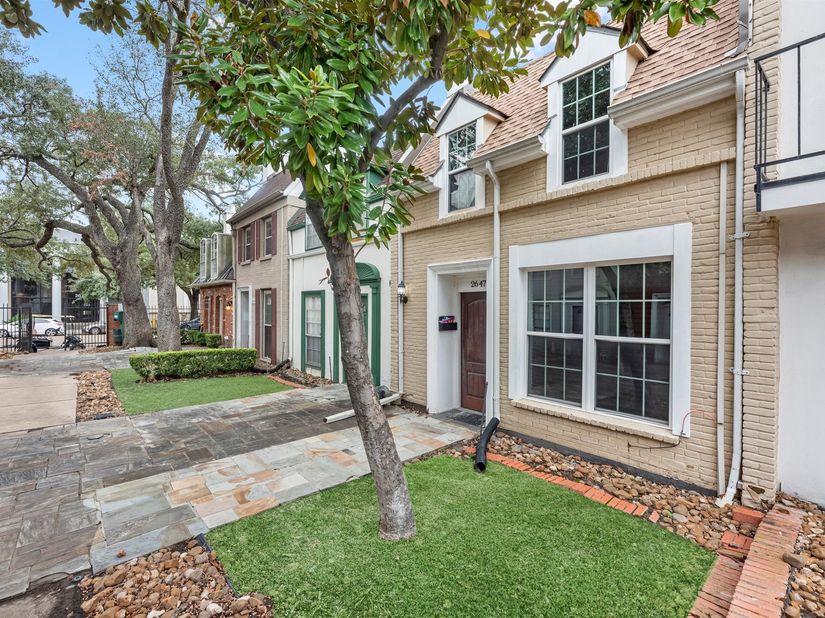 2647 Marilee Ln, Houston TX 77057