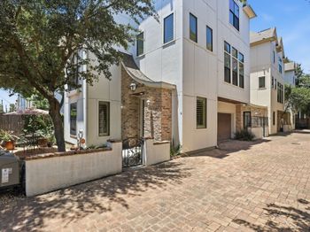 1009 W 24th Street