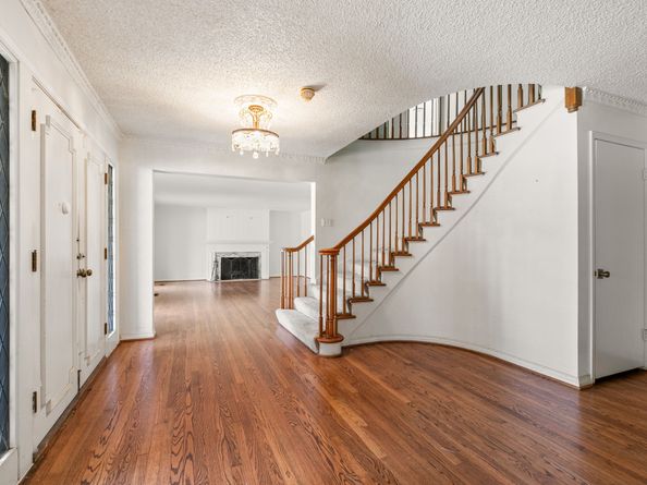 7846 Santa Elena Street, Houston TX 77061