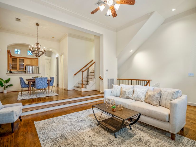 5035 La Branch Street, Houston TX 77004