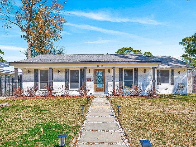 10054 Cedardale Drive, Houston TX 77055
