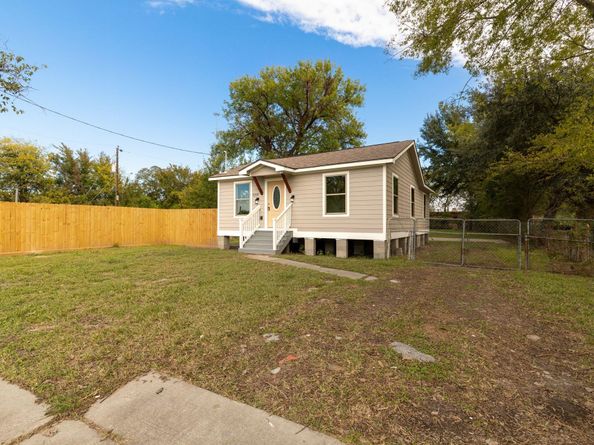 5210 Pickfair Street, Houston TX 77026