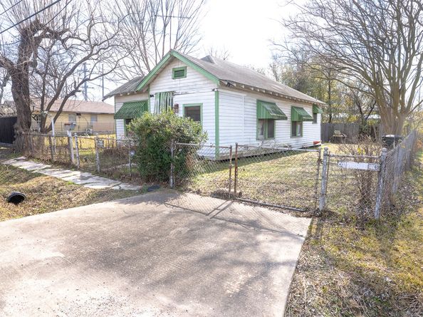 8808 Leander Street, Houston TX 77012