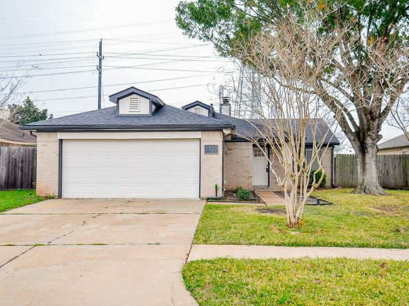 2927 Garden Lane, Sugar Land TX 77479