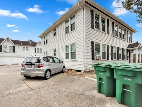 1135 W Clay Street, Houston TX 77019