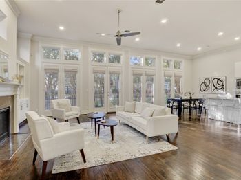 1701 Wrenwood Lakes
